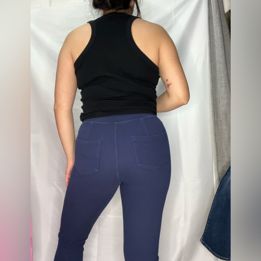 Offline by Aerie size XS dark blue flare pants with pockets on‎ the back - Picture 11 of 11
